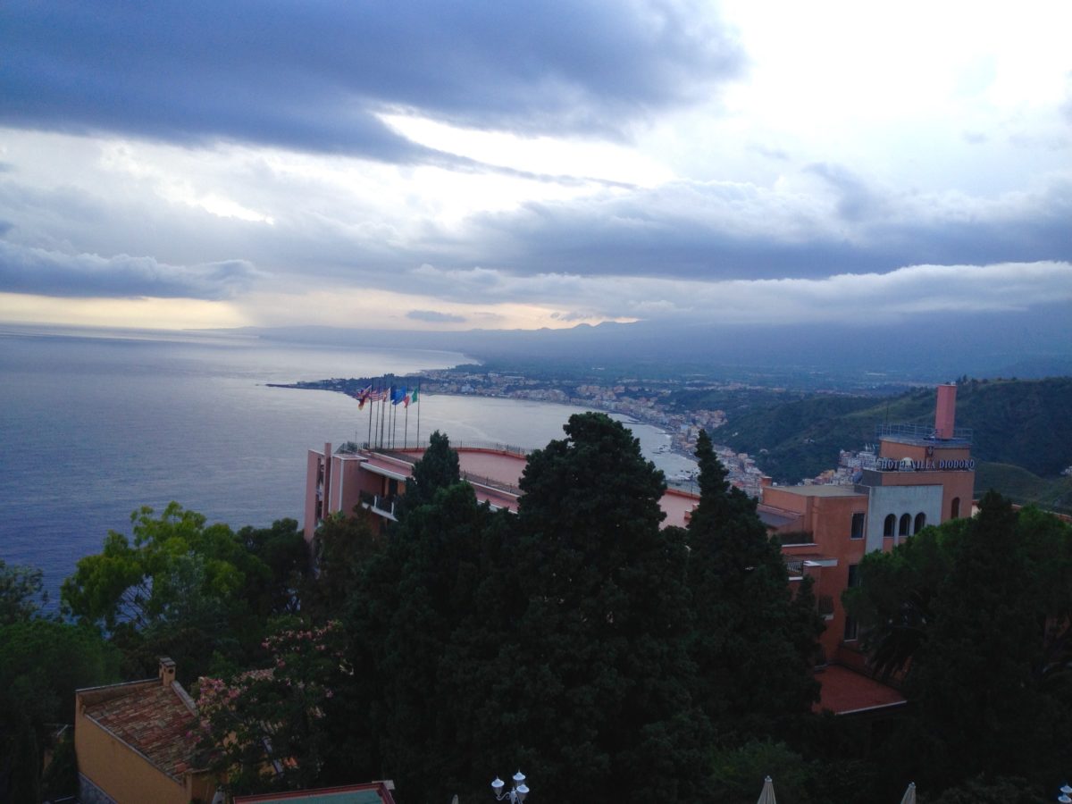 Blick auf die Ostküste Taorminas