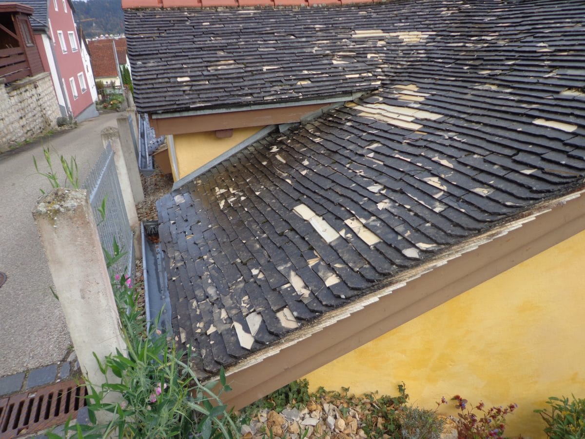 Dach mit Kalkplatten